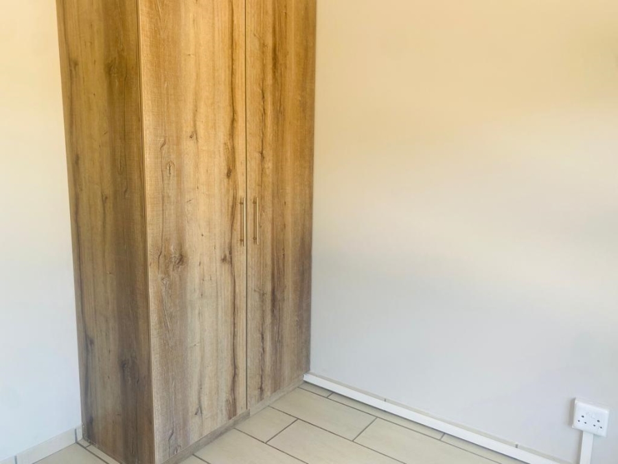2 Bedroom Property for Sale in Gateway Manor North West
